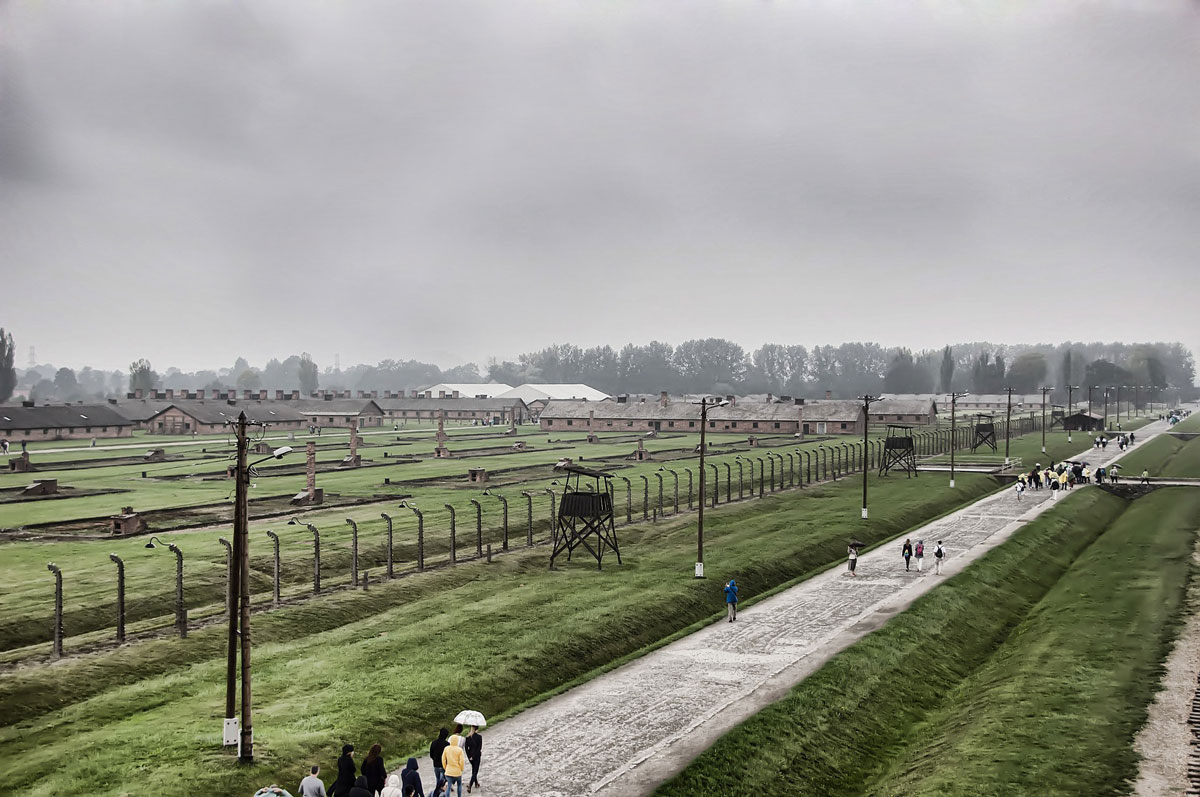 Auschwitz wycieczka wynajem samochodu